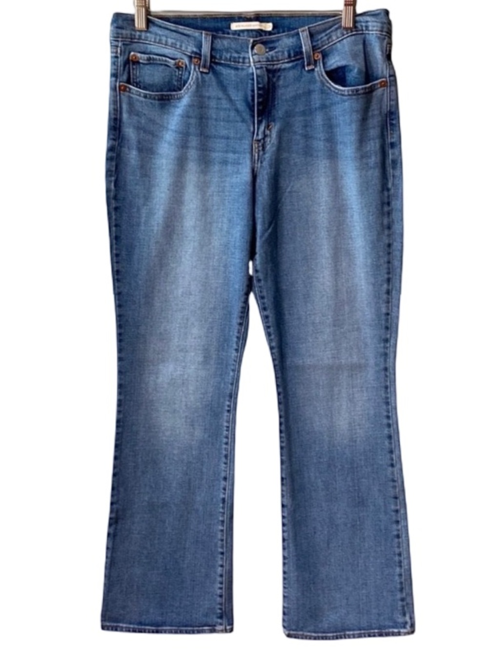 Levi’s 415 Relaxed Bootcut Medium Wash Denim Jeans Ladies 29